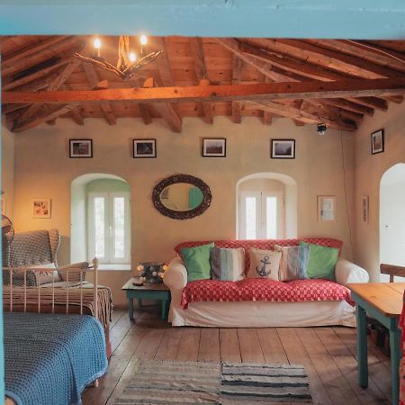 Vintage Stone-Built Country Cottage In Richea Kouloureika Kültér fotó