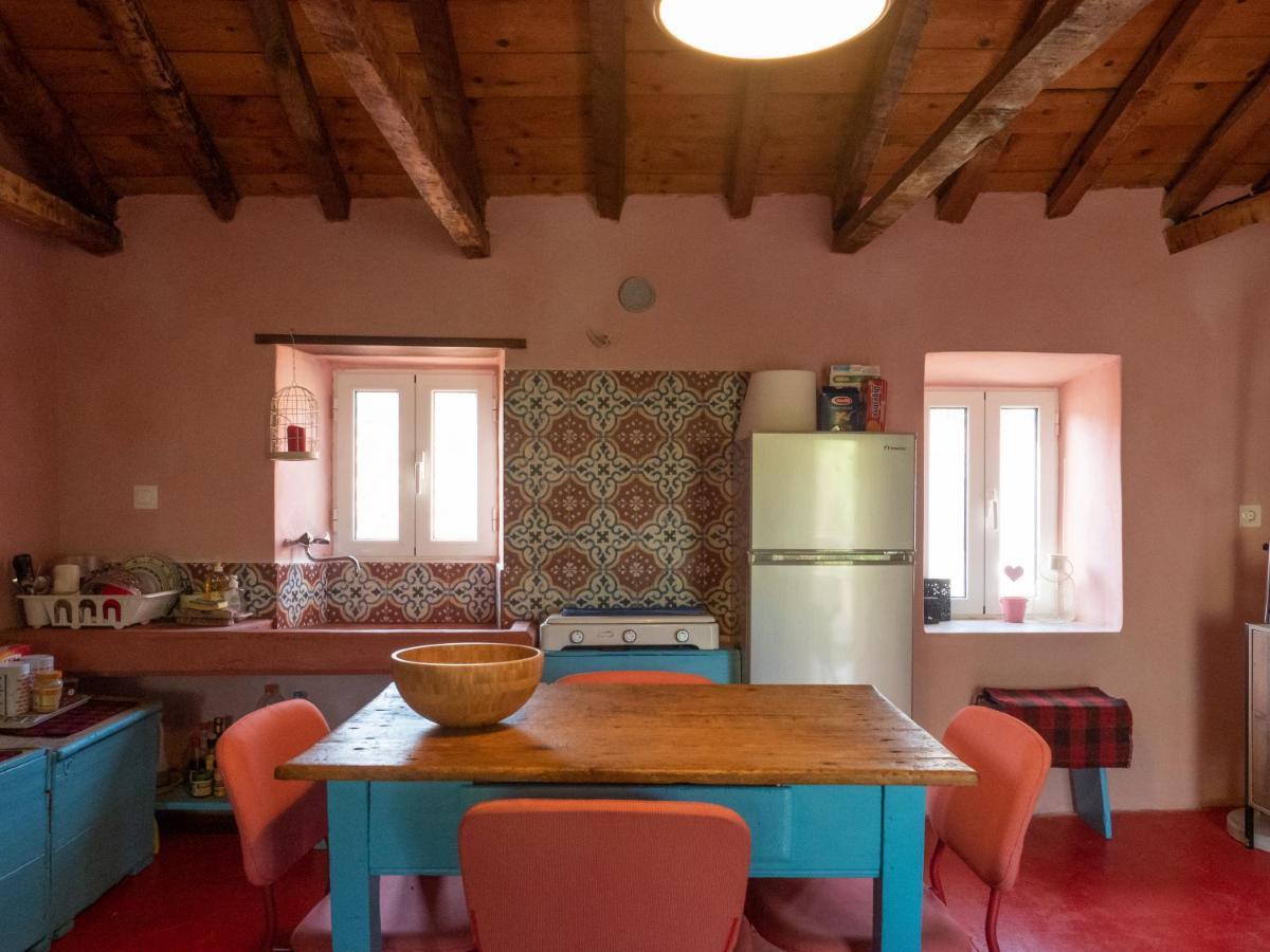 Vintage Stone-Built Country Cottage In Richea Kouloureika Kültér fotó