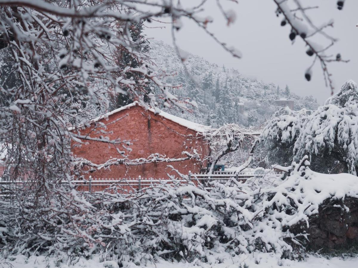 Vintage Stone-Built Country Cottage In Richea Kouloureika Kültér fotó