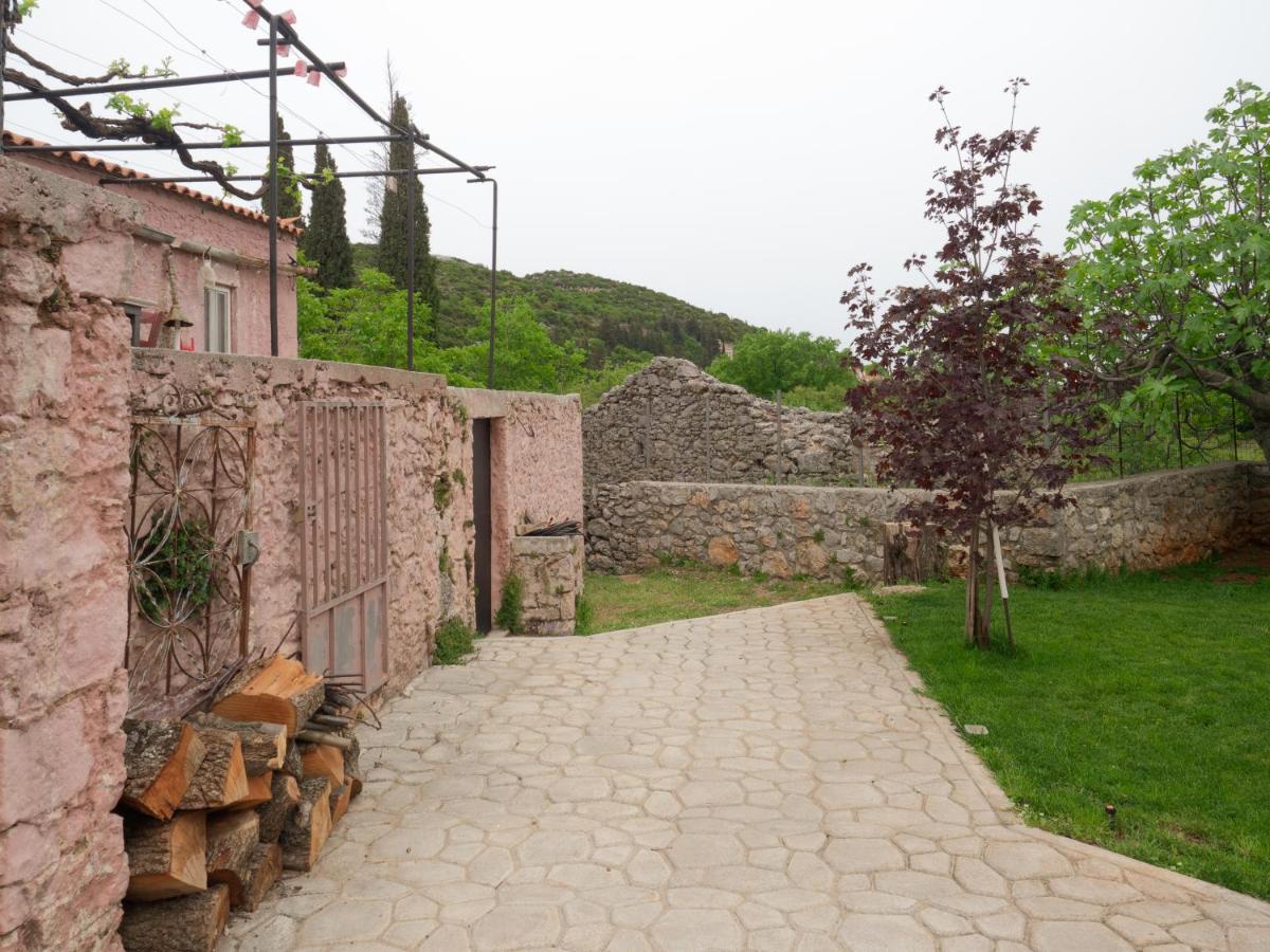 Vintage Stone-Built Country Cottage In Richea Kouloureika Kültér fotó